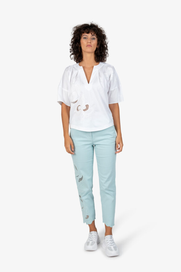 Bluse mit V-Ausschnitt – Bild 2
